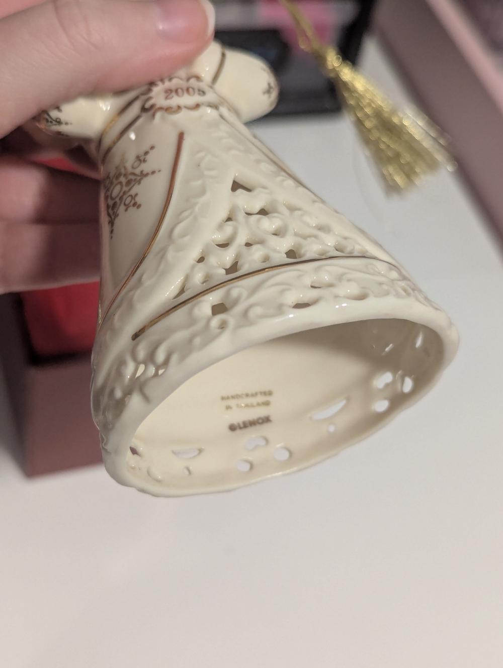 Lenox 2005 Annual Santa Christmas Ornament - Picture 6 of 13